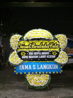 Papan Bunga Duka di Mlarak